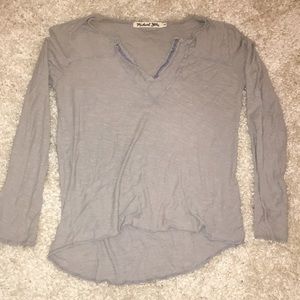 Michael stars high low long sleeve beige/grey